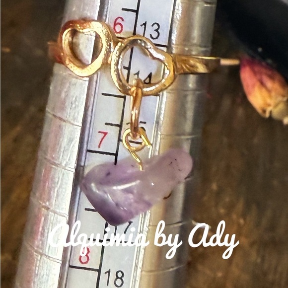 Dainty gold amethyst charm gem ring - Picture 2 of 2